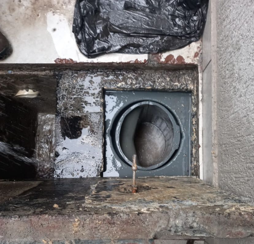 Caminhão Hidrollar em operação